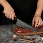 Mizu Noir – couteau de chef en situation